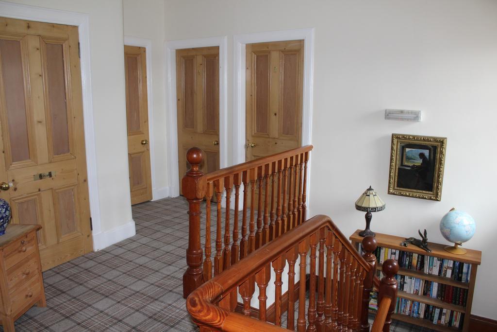 Dunmhor Guest House Кингъси Екстериор снимка